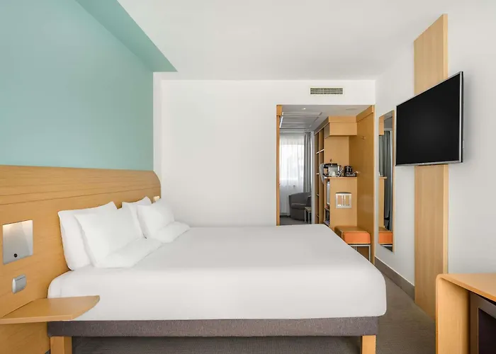 Novotel Hotel 4*