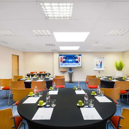 Novotel מלון 4*
