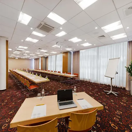 Novotel מלון 4*