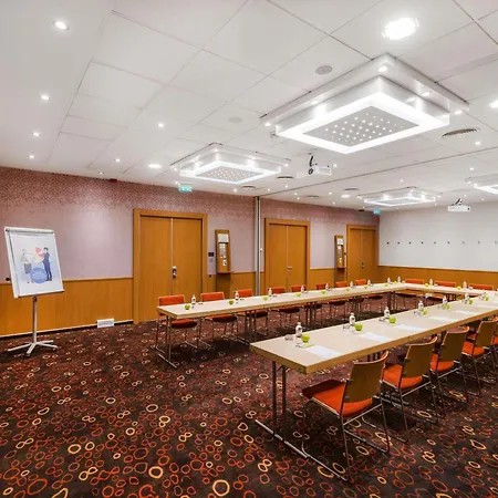 Novotel מלון 4*
